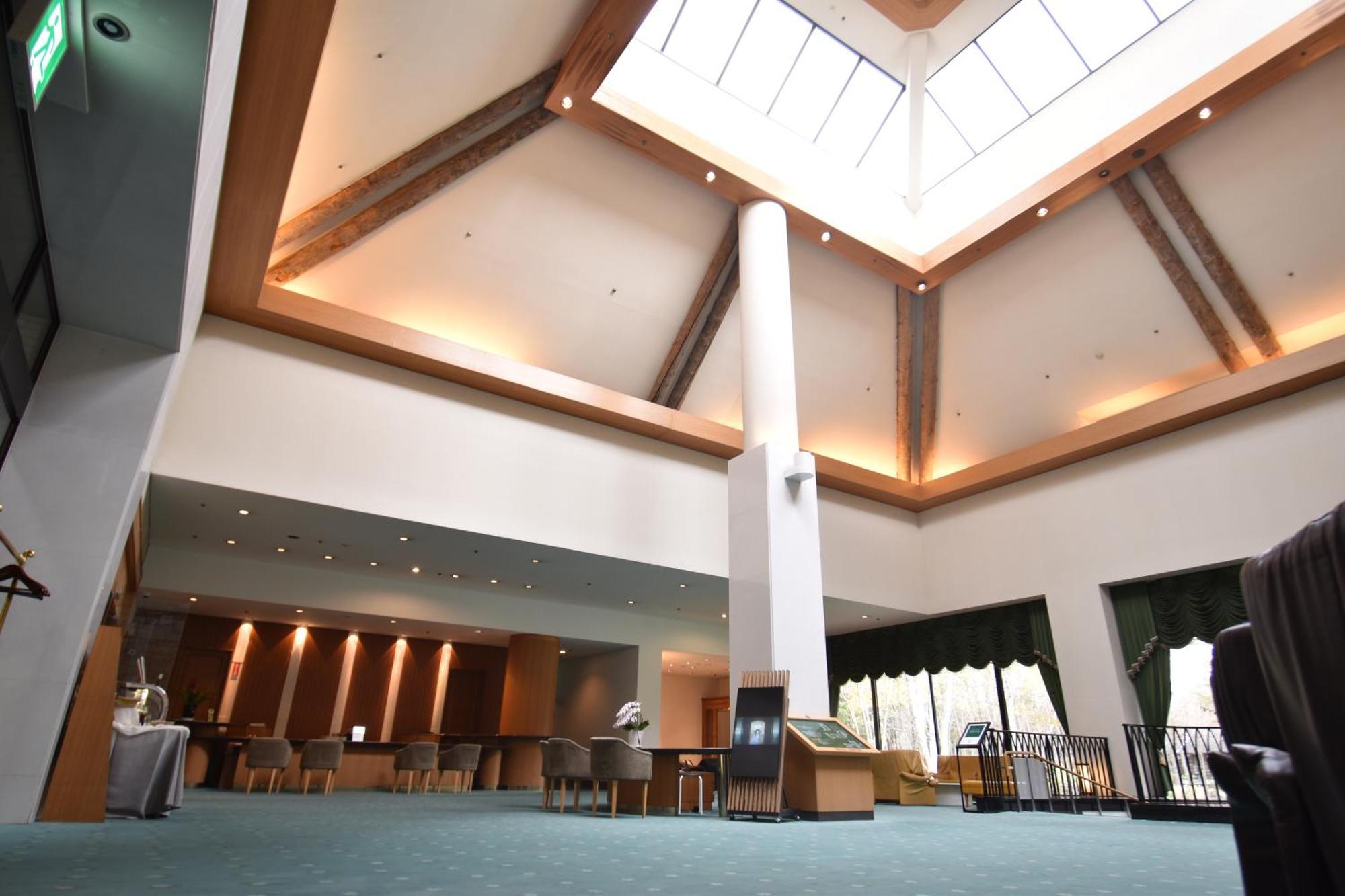 Hotel Nidom Томакомай Екстериор снимка