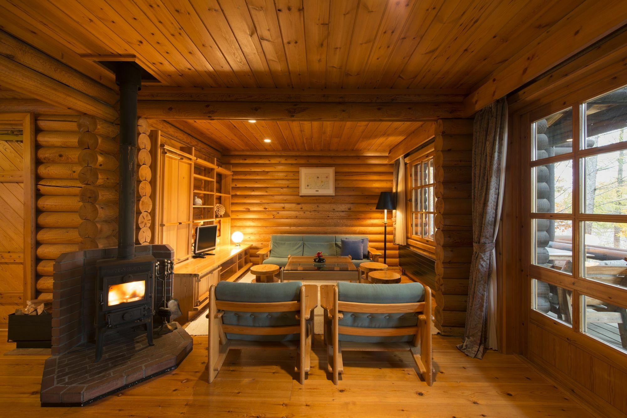 Hotel Nidom Томакомай Екстериор снимка